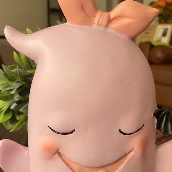 Pink Ghost - Picture 2 of 3